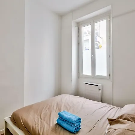 Apartment Tour Eiffel - Eglise 2