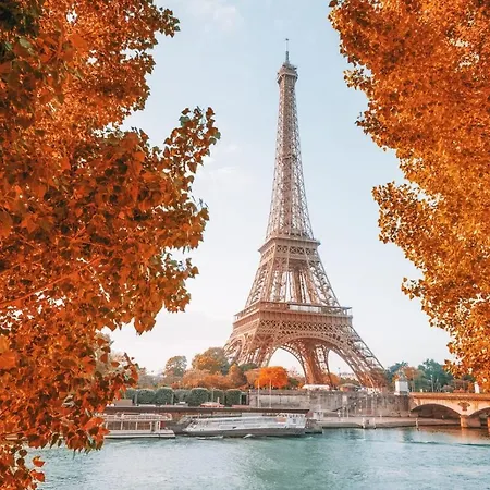 Tour Eiffel - Eglise 2 Paris